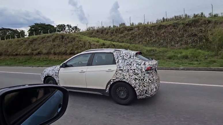 Flagra do novo Volkswagen Nivus em testes no Brasil