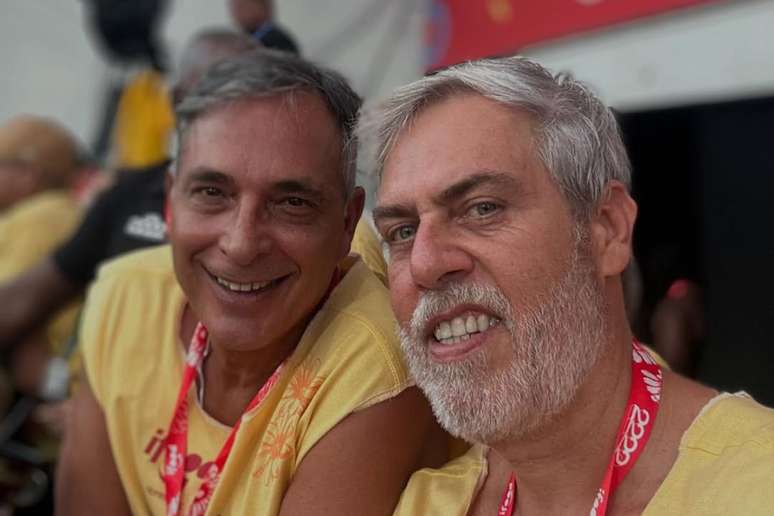 Anderson Muller e Paulinho curtem carnaval