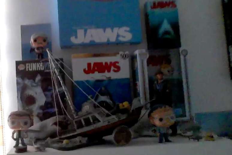 Hoyos tem toda uma coleção de objetos referentes ao filme Tubarão