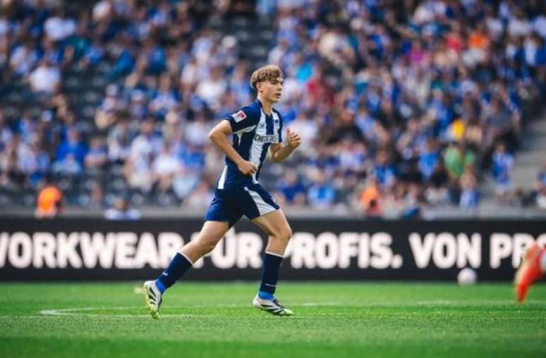 Kennet Eichhorn em a&ccedil;&atilde;o com a camisa do Hertha Berlin &ndash;