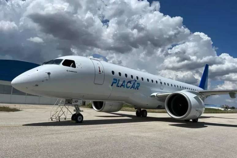 Avião de Leila Pereira, que transportará trio de volta da Seleção –