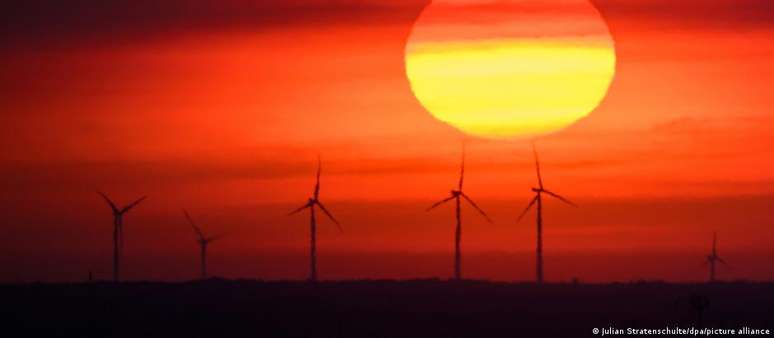 Mundo avançou nas ações climáticas, mas precisa reduzir rapidamente as emissões, alertam especialistas