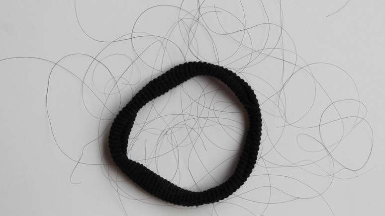 Cabelos em elástico de tecido –