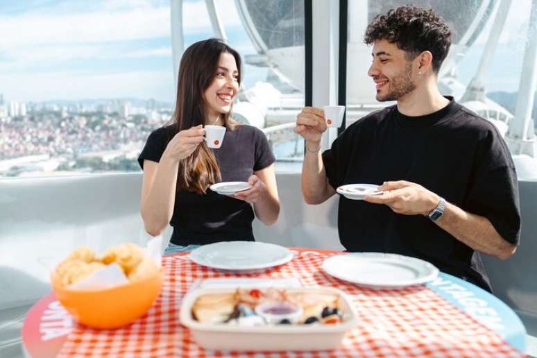 Brunch nas alturas: roda-gigante de S&atilde;o Paulo oferece experi&ecirc;ncias especiais em novembro.