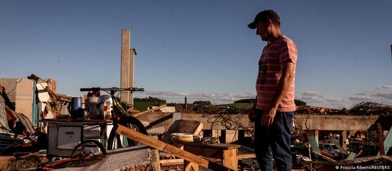 Tornado excepcionalmente forte destruiu 90% de Rio Bonito do Iguaçu, no Paraná