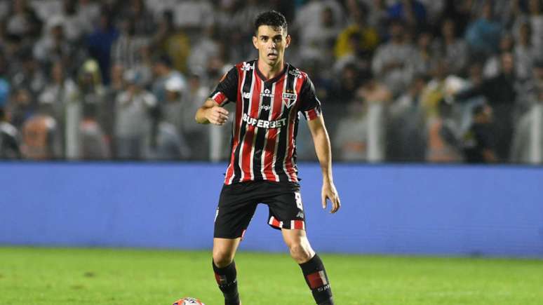 Oscar durante jogo do S&atilde;o Paulo