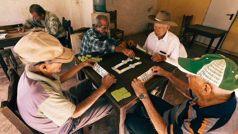 Em situa&ccedil;&otilde;es onde o engasgo persiste, &eacute; imprescind&iacute;vel acionar imediatamente o servi&ccedil;o de emerg&ecirc;ncia (n&uacute;mero 192)