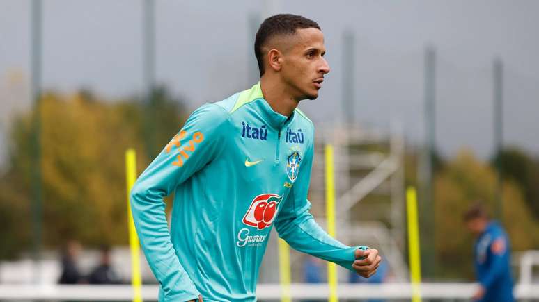 Luciano Juba em primeira treino da Seleção Brasileira