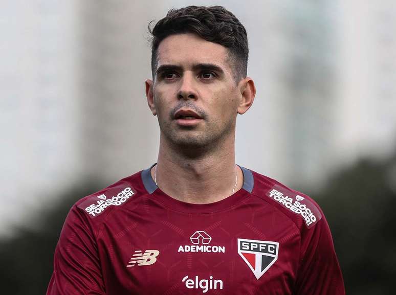 São Paulo pode ter o retorno de Oscar contra o Corinthians –