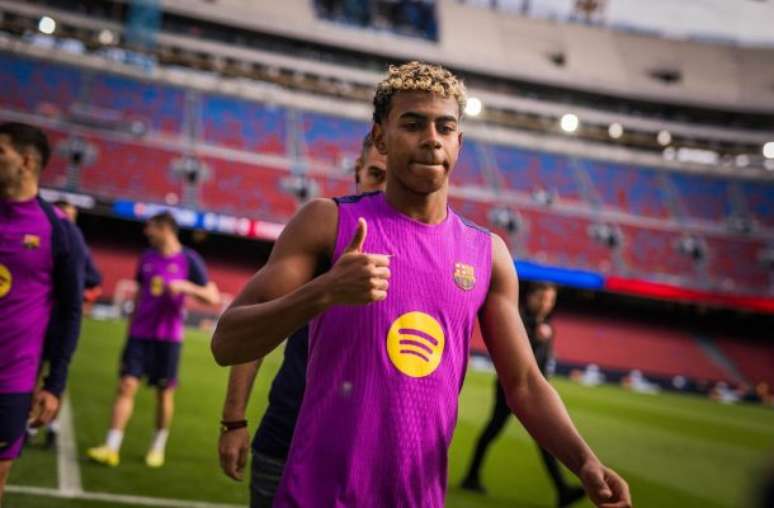 Lamine Yamal em ação com a camisa do Barça –