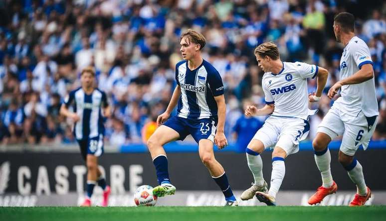 Kennet Eichhorn em a&ccedil;&atilde;o com a camisa do Hertha Berlin &ndash;