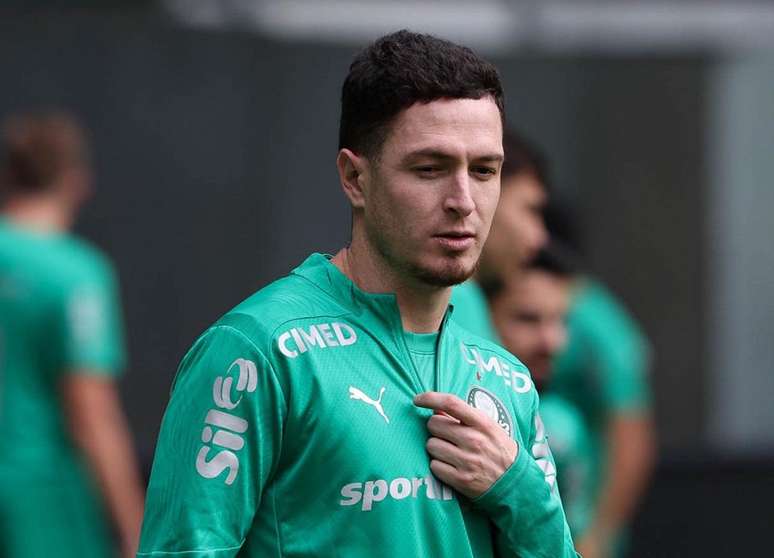 An&iacute;bal Moreno &eacute; o &uacute;nico volante dispon&iacute;vel no Palmeiras para o cl&aacute;ssico &ndash;