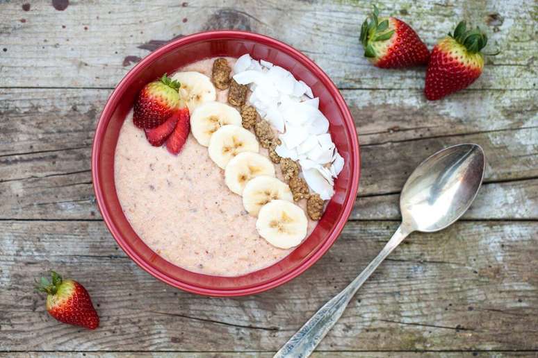 Mingau de aveia com morango 