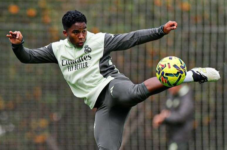 Endrick durante treinamento do Real Madrid –