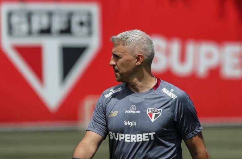 S&atilde;o Paulo muda programa&ccedil;&atilde;o e reduz folgas durante a Data-Fifa &ndash; Erico Leonan / S&atilde;o Paulo