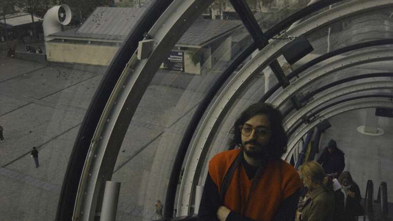 O arquiteto brasileiro Guilherme Pianca visitava Paris pela primeira vez quando ocorreram os atentados de 13 de novembro de 2015. Hoje ele conta que tem sentimentos ambíguos em relação à cidade.