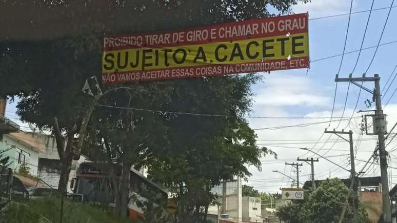'Proibido tirar de giro e chamar no grau. Sujeito a cacete. Não vamos aceitar essas coisas na comunidade, etc.': aviso atribuído ao PCC foi espalhado em algumas regiões da periferia de São Paulo e da região metropolitana