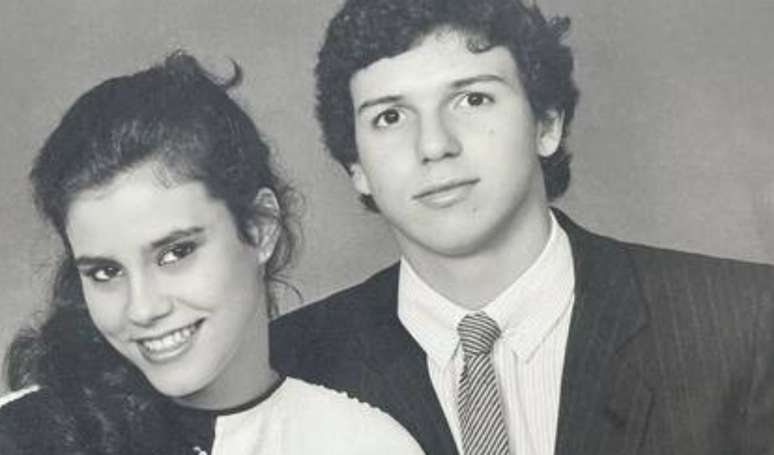 Como foi o casamento de Narcisa Tamborindeguy e Boninho em junho de 1983? Igreja histórica recebeu cerimônia e hotel de luxo, festa para 1.200 convidados.