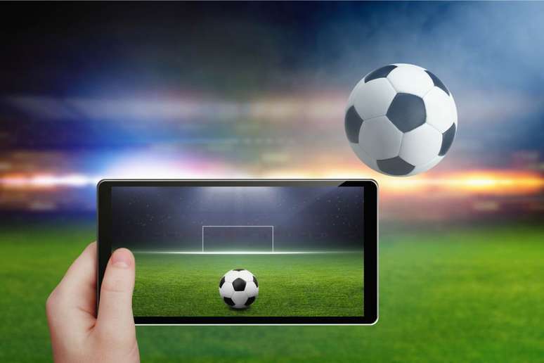 Apostar pelo celular é mais comum entre os fãs das bets