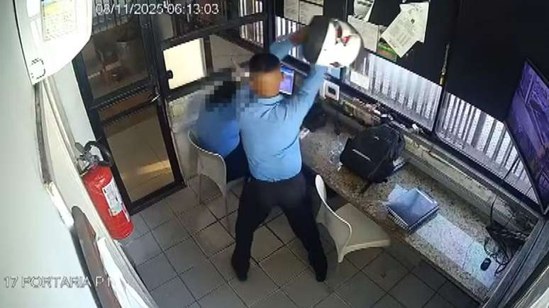 Vítima trabalhava na portaria de um condomínio residencial, quando foi agredida pelo colega