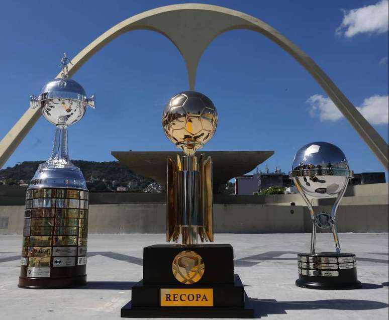 Ta&ccedil;as da Libertadores, Recopa e Sul-Americana &ndash;
