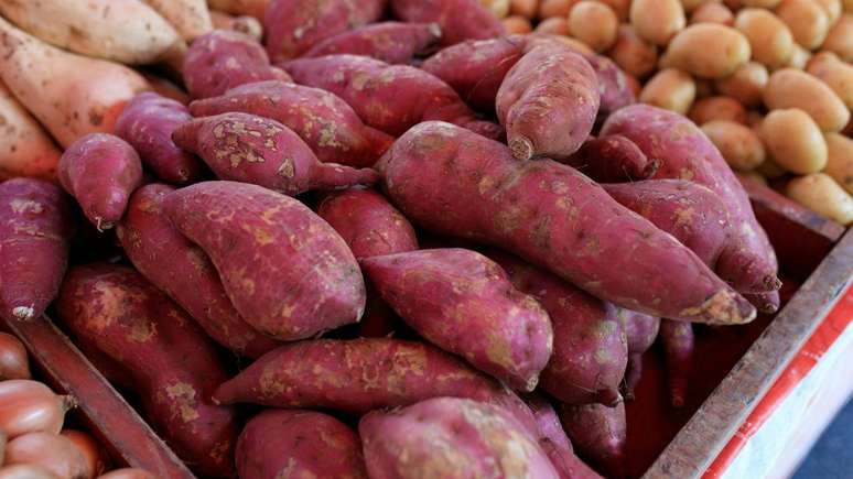 Carboidrato complexo e nutritivo, a batata