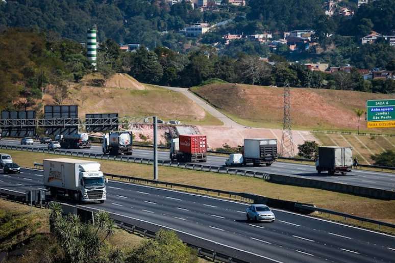 Pesquisa do IBGE registrou alta de 1,2% nos serviços de transportes em setembro