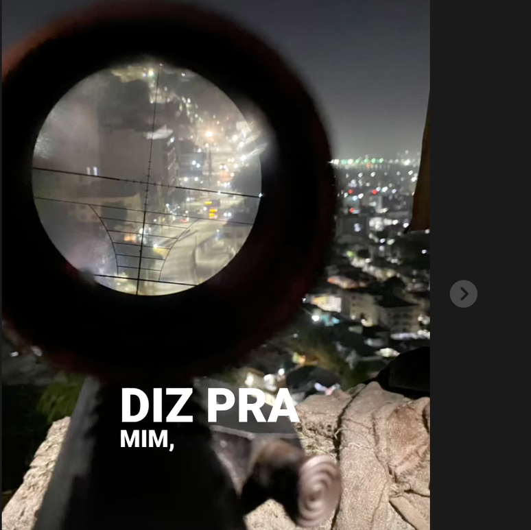 Publica&ccedil;&otilde;es mostram imagens do que parecem ser fuzis e outras armas