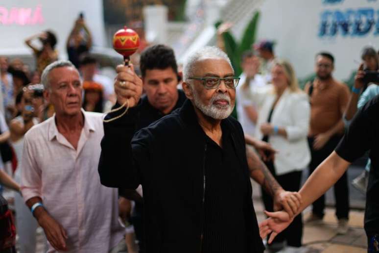 Gilberto Gil tocou 'maracá' durante o encontro.