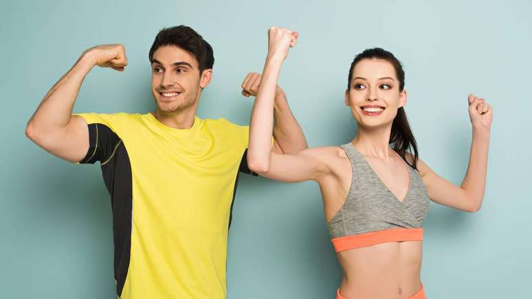 Com orienta&ccedil;&atilde;o profissional, exerc&iacute;cios de resist&ecirc;ncia e pr&aacute;ticas como pilates e yoga trazem al&iacute;vio da dor e mais autonomia ao paciente -depositphotos.com / IgorVetushko