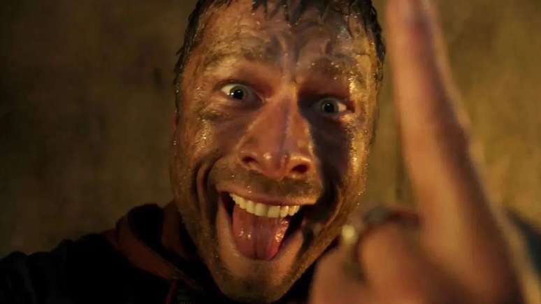 Glen Powell como Ben Richards em 'O Sobrevivente'