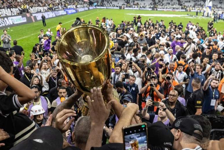 Paulistao Cup 2025 lifted by fans of Corinthians, who will defend the title in 2026.