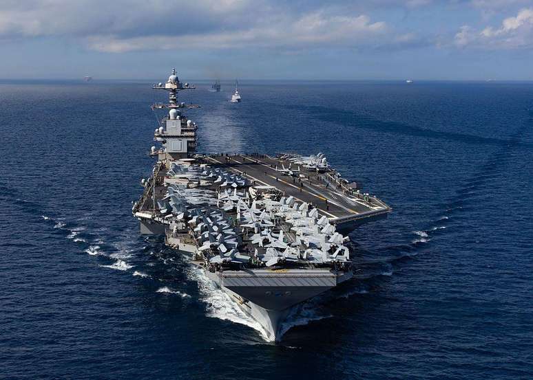 O porta-avi&otilde;es do USS Gerald Ford. Navio pode pesar at&eacute; 100 mil toneladas