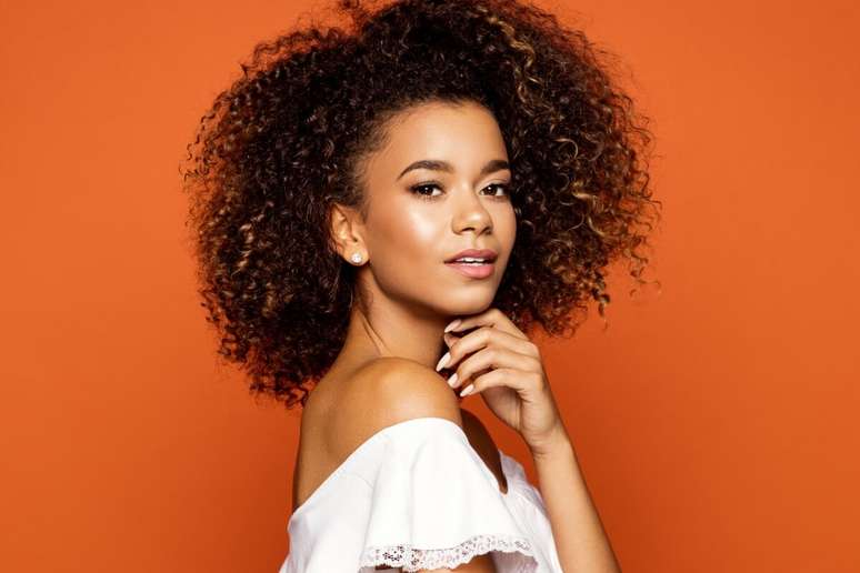 Ondas e cachos fazem parte do novo conceito de beleza 