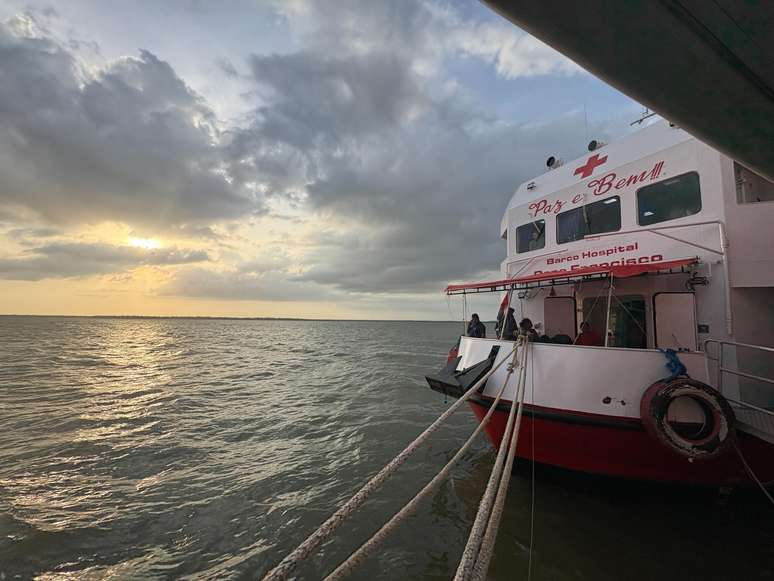 Além do atendimento especializado, os barcos-hospitais proporcionam uma vista especial aos pacientes