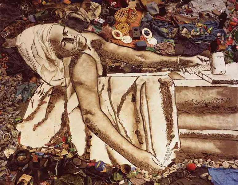 Registro do trabalho do artista plástico Vik Muniz no Jardim Gramacho, maior aterro sanitário da América Latina, localizado na cidade de Duque de Caxias, Rio de Janeiro.