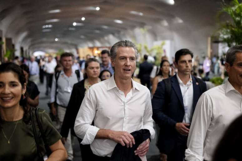 Gavin Newsom, governador da Califórnia (EUA) e um dos principais opositores de Donald Trump, durante a COP-30.