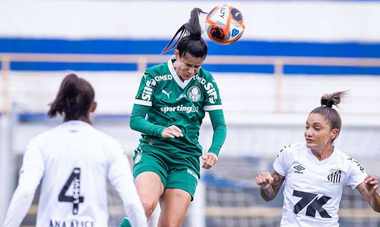 Meninas de Santos e Palmeiras fizeram uma partida de muita luta e poucas chances reais de gol &ndash;
