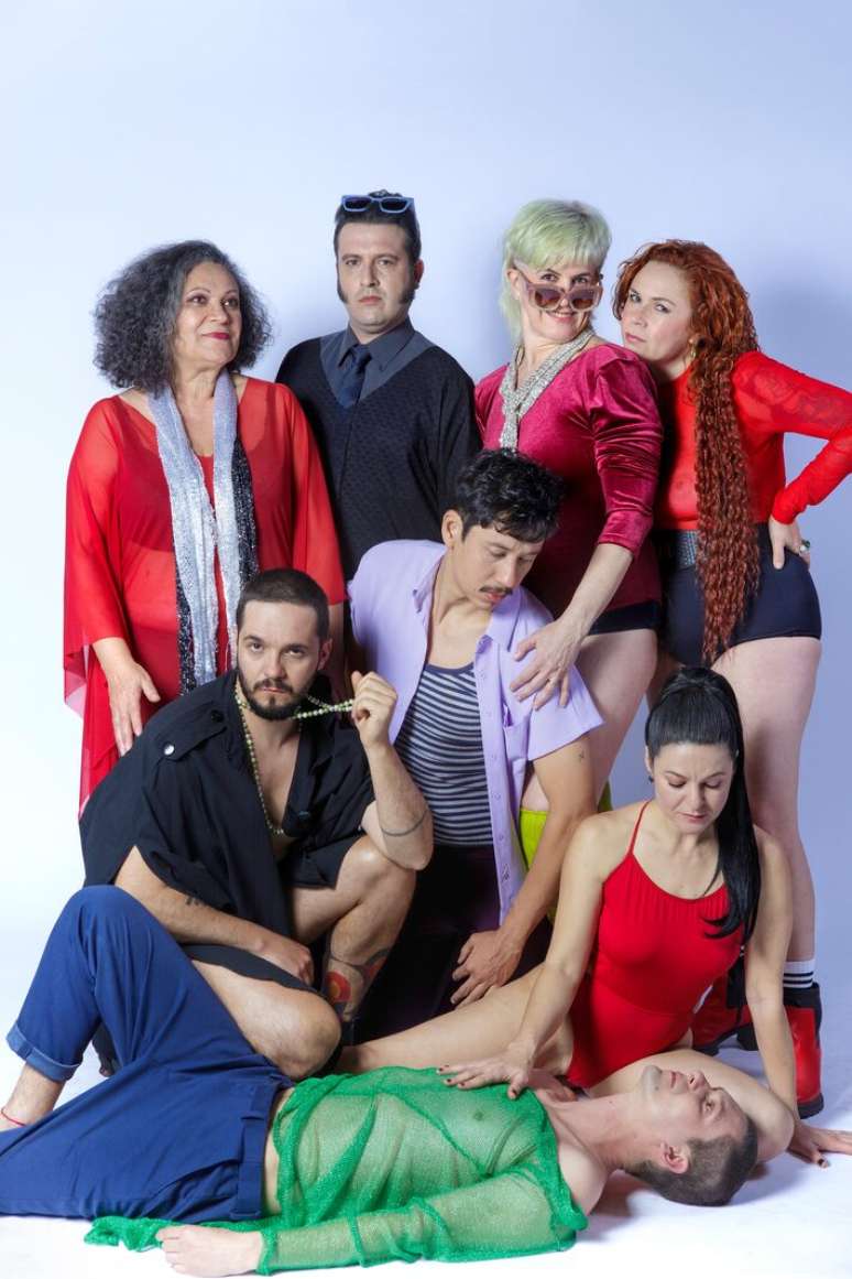 'El&atilde;' est&aacute; em cartaz no Teatro de Cont&ecirc;iner.