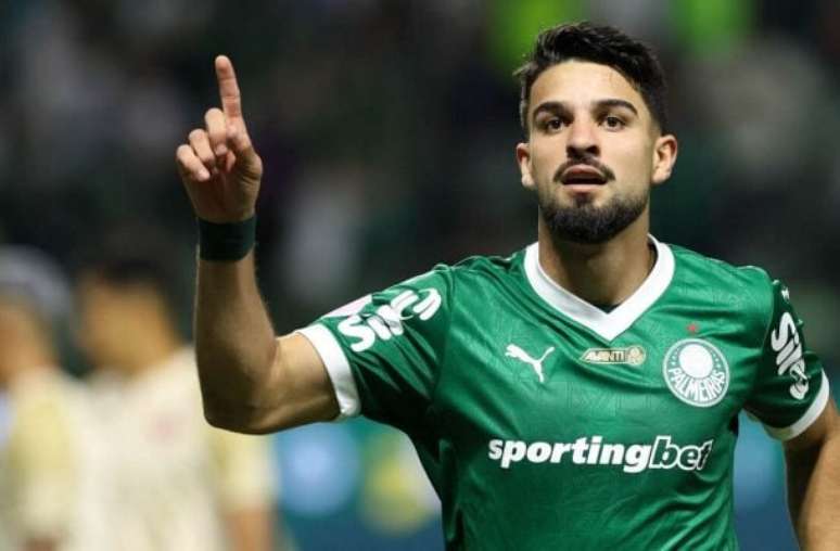 Vitor Roque está com a Seleção Brasileira –