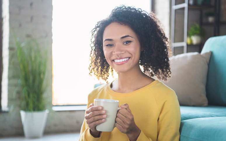 Chás como o de quebra-pedra e cavalinha podem ajudar a prevenir pedras nos rins. /