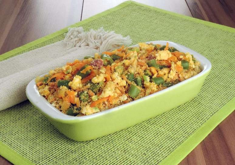 Farofa de bacon com cenoura &ndash; Foto: Guia da Cozinha