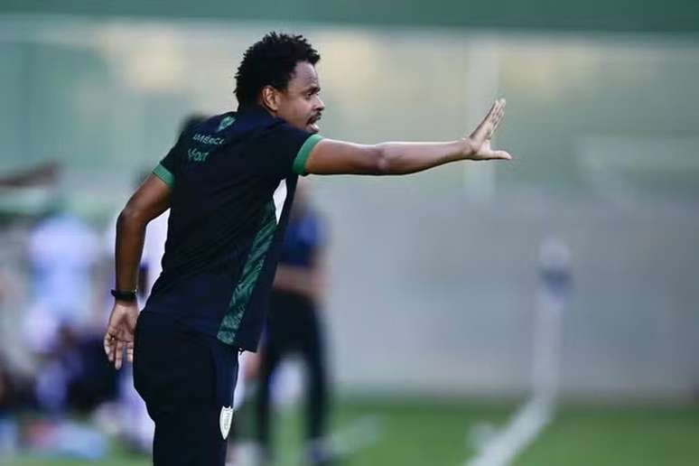 Mairon ainda tem compromissos com o América-MG –