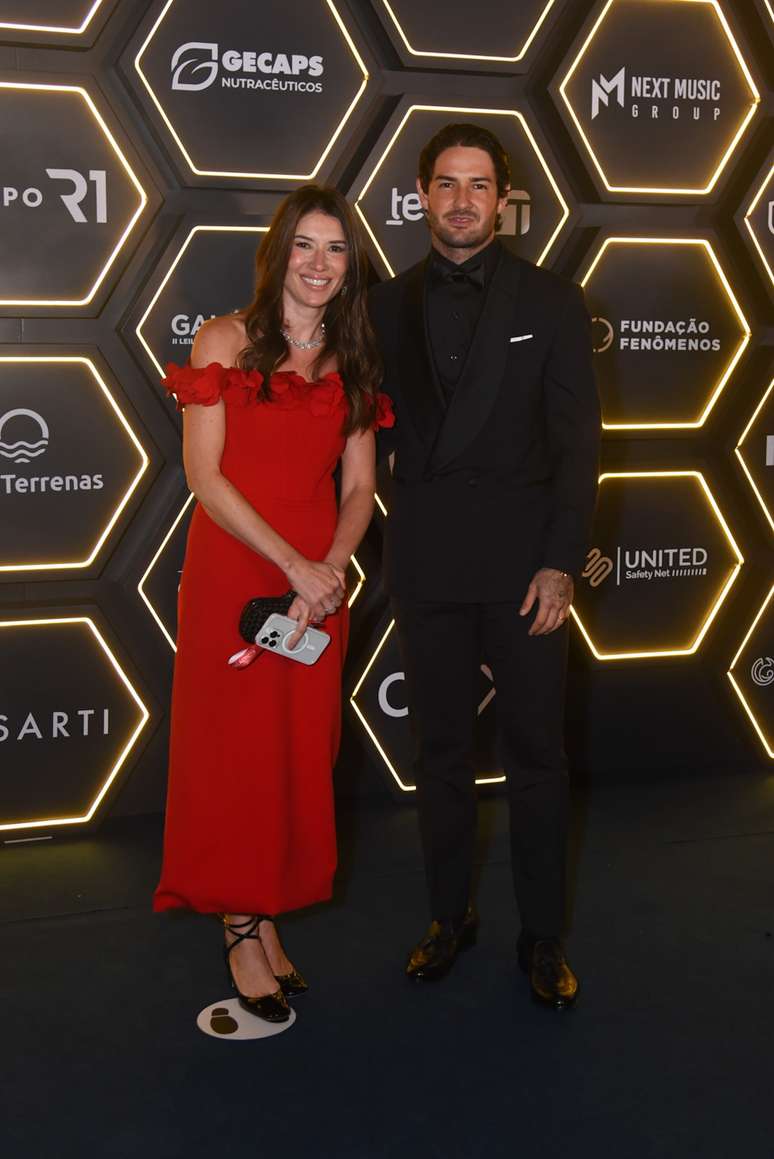 Rebeca Abravanel e Pato 