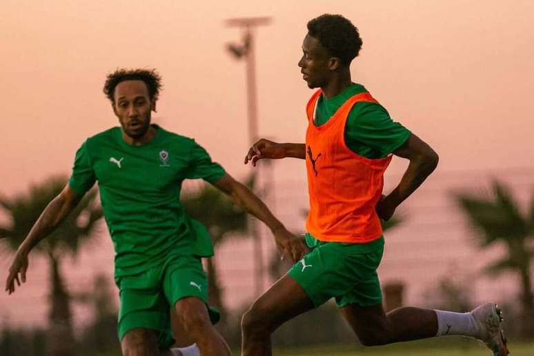 Gabão conta com Aubameyang para dobrar a tradicional Nigéria e seguir com chance de se classificar para a Copa.