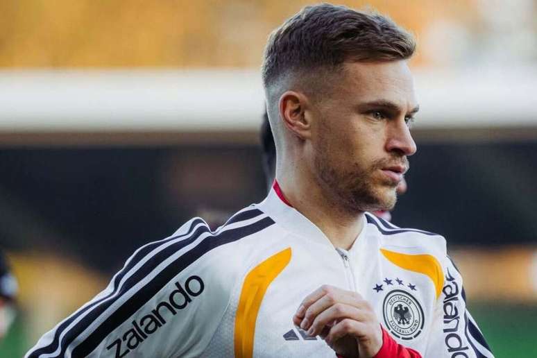 Kimmich durante treinamento da seleção alemã –