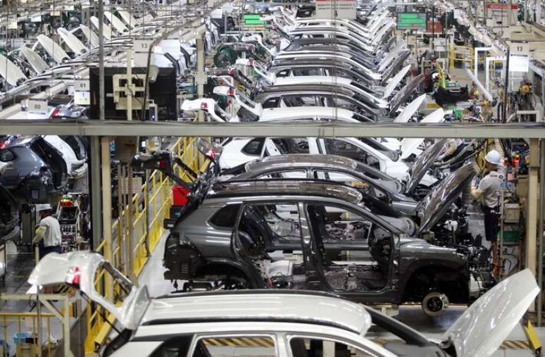 Vendas de veículos do mês passado caíram 1,6% no comparativo com outubro de 2024