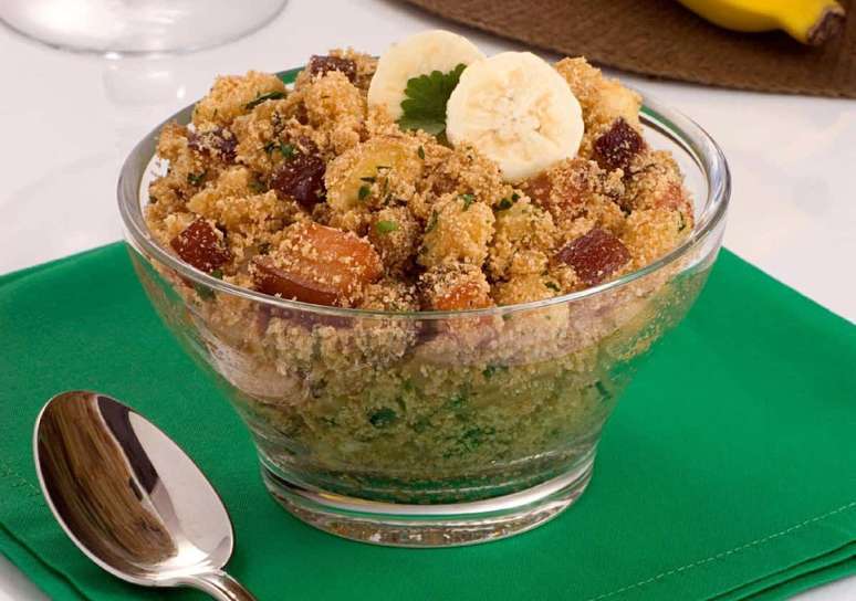 Farofa de bacon com banana &ndash; Foto: Guia da Cozinha