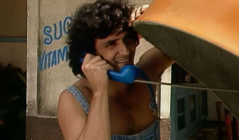 Quem é a namorada misteriosa de Gino na novela 'Rainha da Sucata'? Filho de Armênia se envolve com Samira, mulher mais velha.