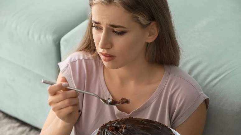 A terapeuta Halu Gamashi propôs este pensamento e meditou sobre a facilidade de usar o açúcar para fugir dos problemas; confira